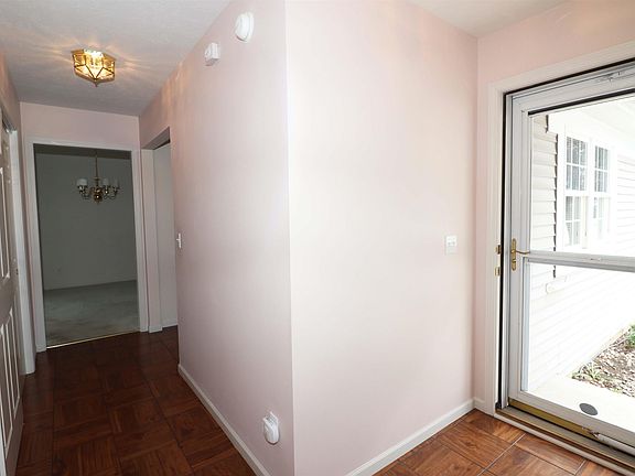 4th image of 206 Ashbury Ct