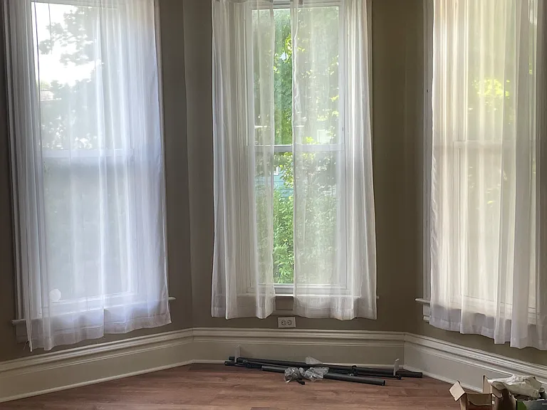 livingroom bay window