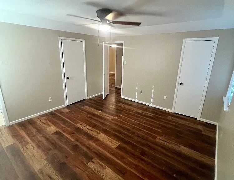 7413 Meadow Dale Dr — Photo 10