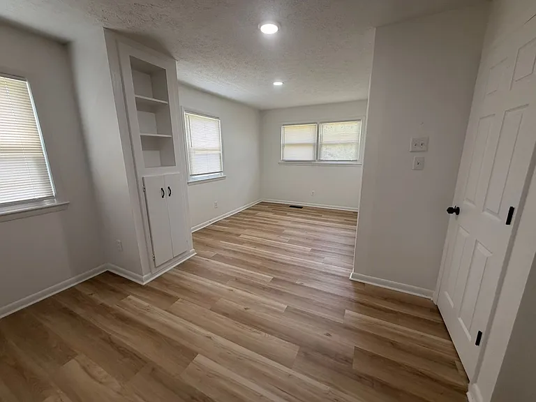 139 N Ingleside Dr — Photo 13