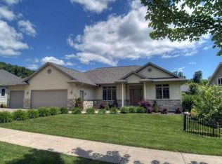 950 Aspen Valley Dr, Onalaska, WI 54650