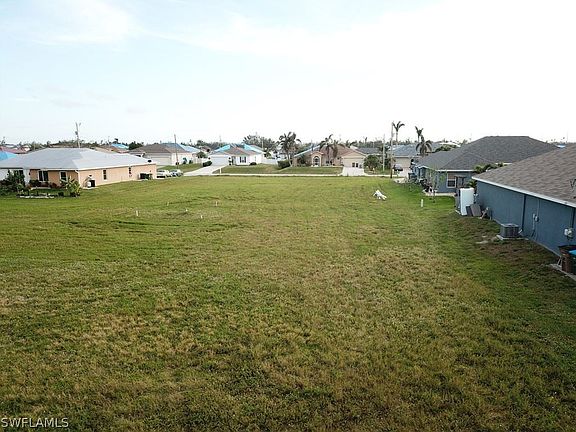 3rd image of 2220 NW 6th St