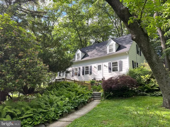 890 Paxon Hollow Rd, Media, PA 19063