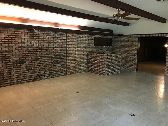5th image of 441 Elm Ave W