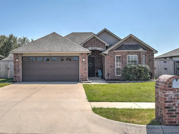 204 E Dillon Dr, Kiefer, OK 74041