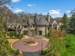 14280 Woodlawn Cir, Elm Grove, WI 53122