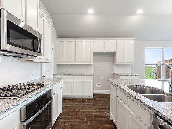 4th image of 842 Mildren Ln