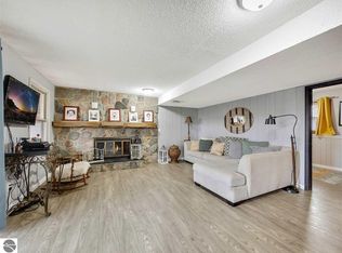 2712 Blue Ridge Ln, Traverse City, MI 49685