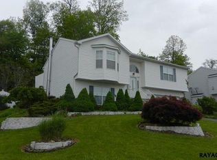 158 Overview Cir E, Red Lion, PA 17356