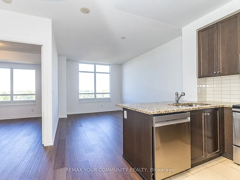 9245 Jane St #514 — Photo 12