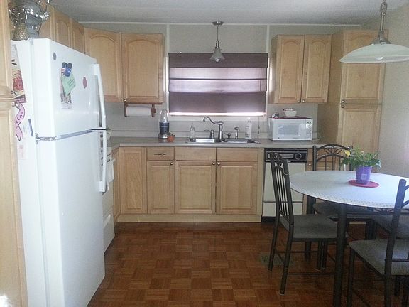 3rd image of 703-162 Fresh Pond Ave
