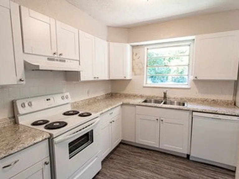 3009 N Vermont Ave — Photo 12