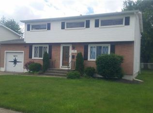 18 Mona Ct, Depew, NY 14043