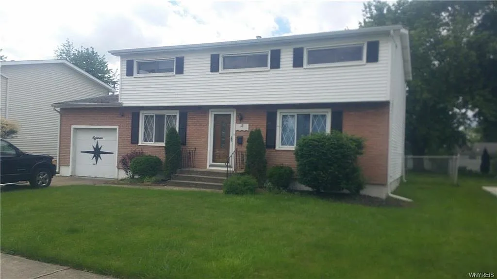 18 Mona Ct photo 1