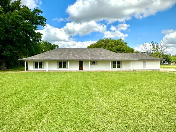 220 Cedar Ln, Marksville, LA 71351