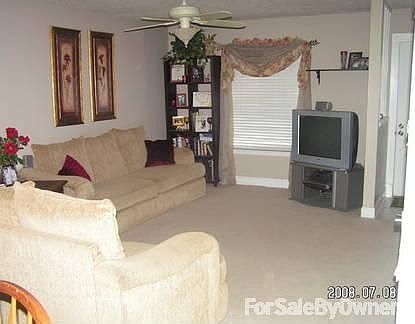 Earthtone colors throughout house