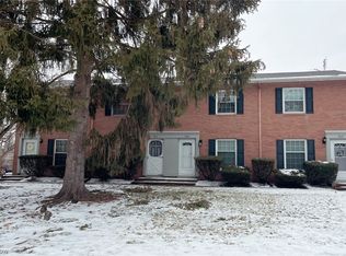 703 Lakeview Dr, Cortland, OH
