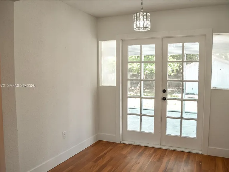 707 N J St — Photo 29