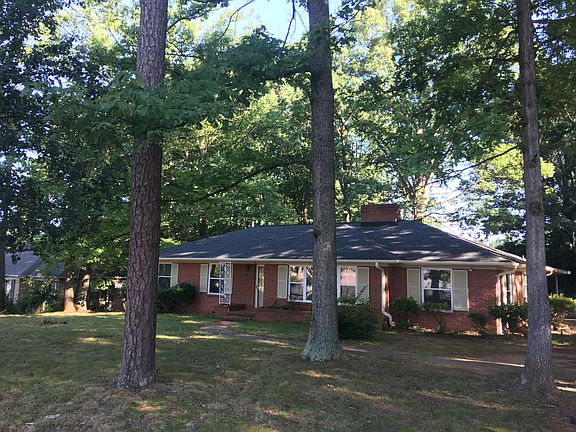 2nd image of 1816 E Garrison Blvd