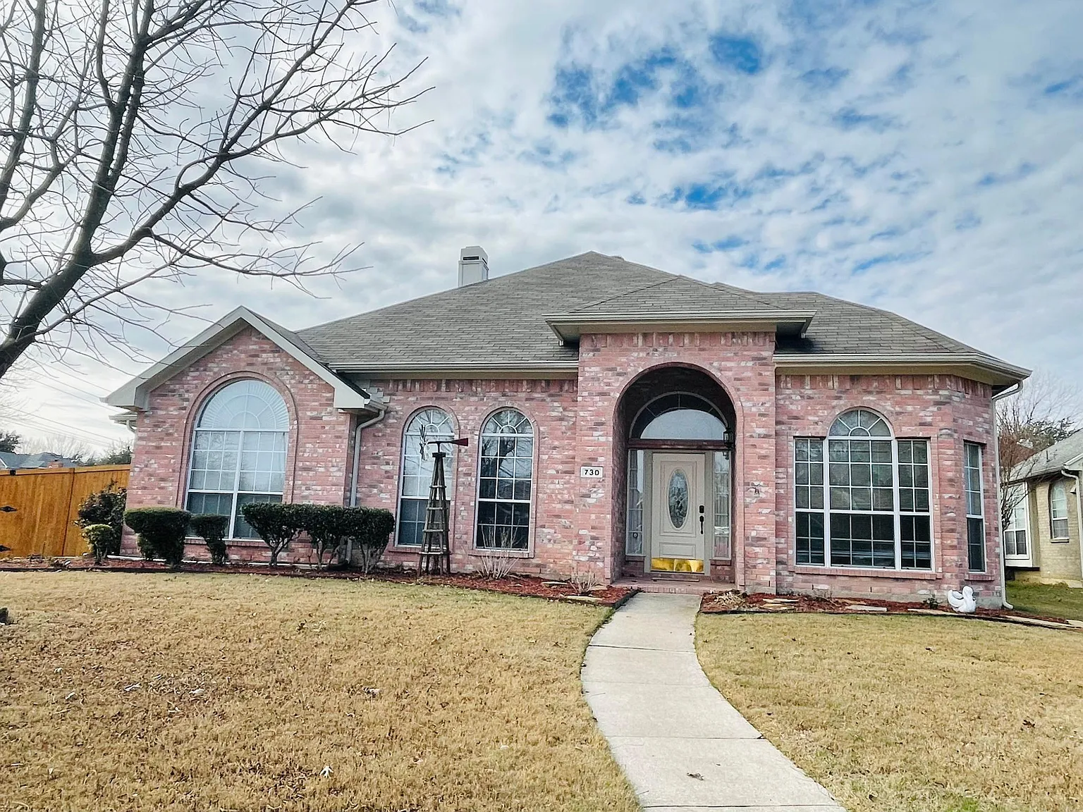 730 Cottonwood Bend Dr — Photo 1