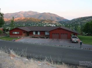 168 NW Charolais Hts, John Day, OR 97845