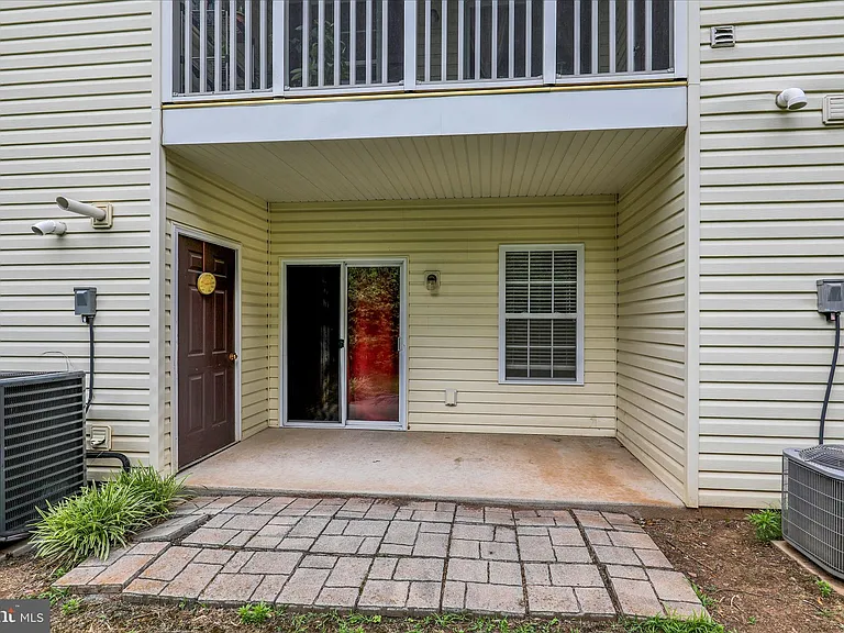 182 Christine Dr — Photo 21