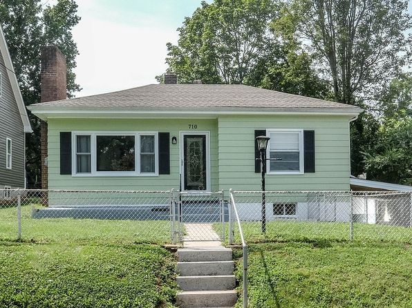 710 River Dr