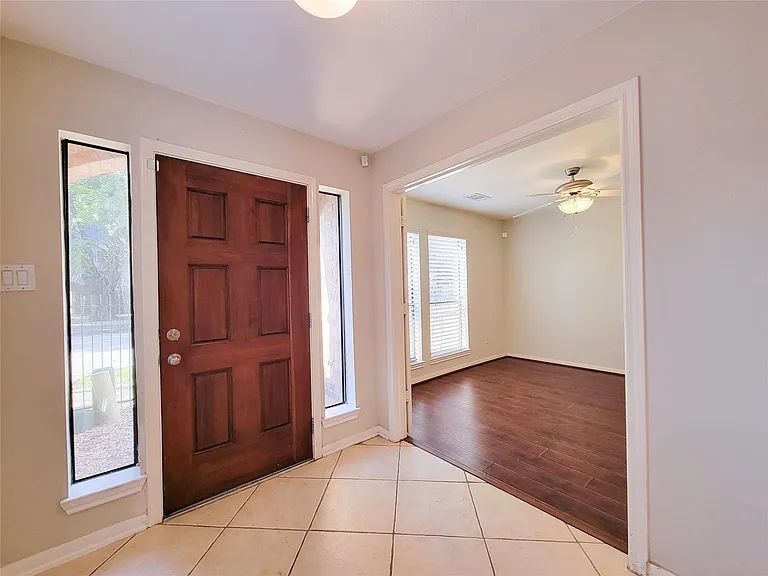 2717 La Branch St — Photo 2
