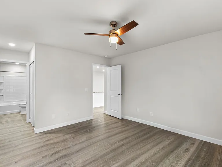 Sherman Square Apartments — Photo 16