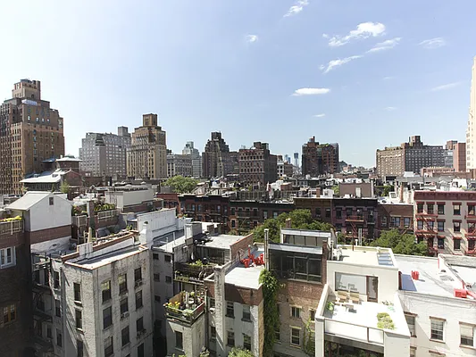 Sold by Sotheby's International Realty | media 14