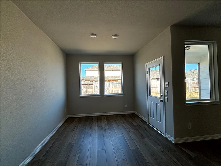 2913 Cliff Ridge Ln — Photo 9