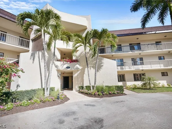 413 Augusta Blvd APT 105, Naples, FL 34113