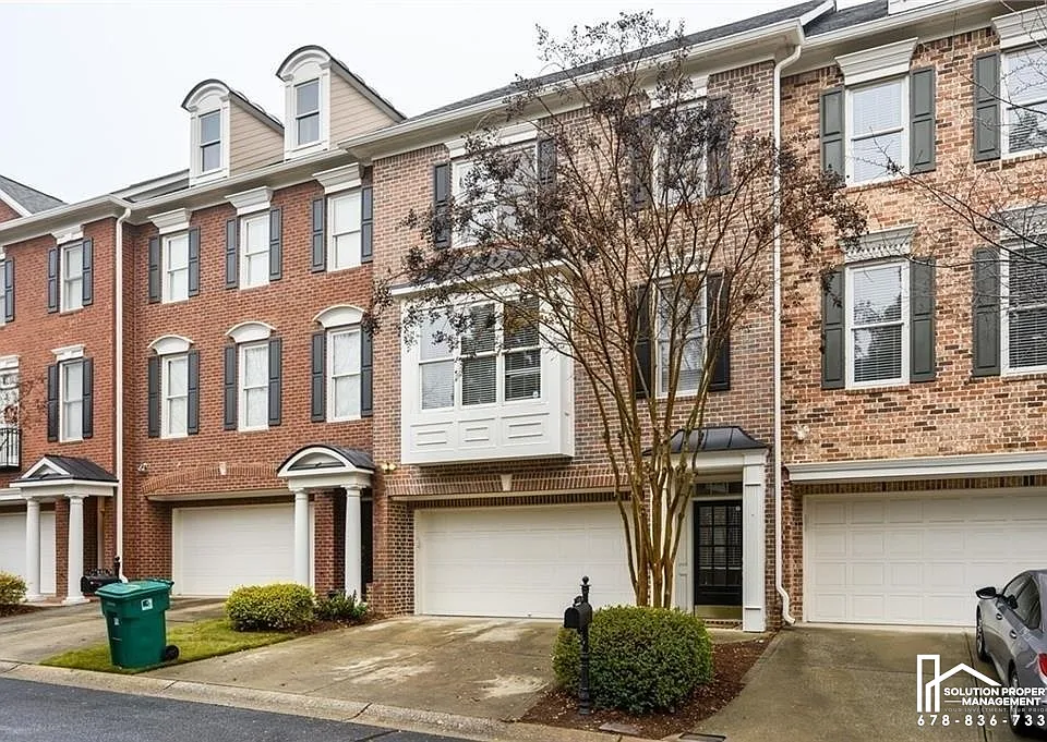 600 Vinings Estates Dr SE