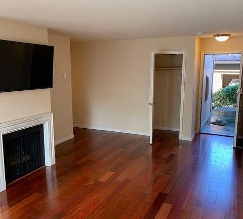 5th image of 300 Glenwood Cir APT 303