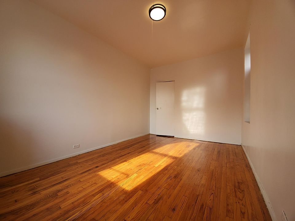 2nd image of 2690 University Ave #H4