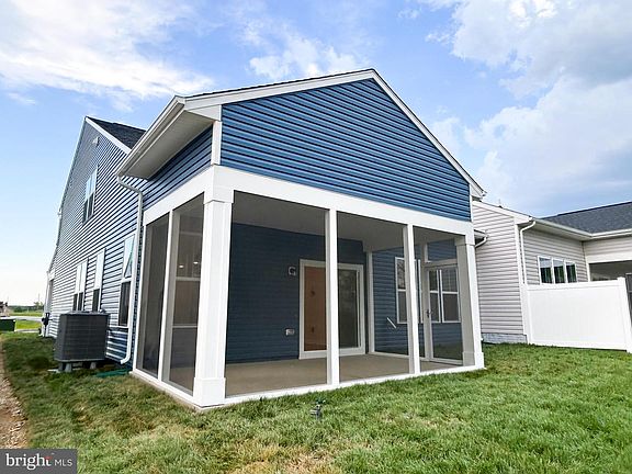 5th image of 108 Zinnia Ln