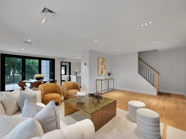 959 Barnes Dr, Ridgewood, NJ 07450