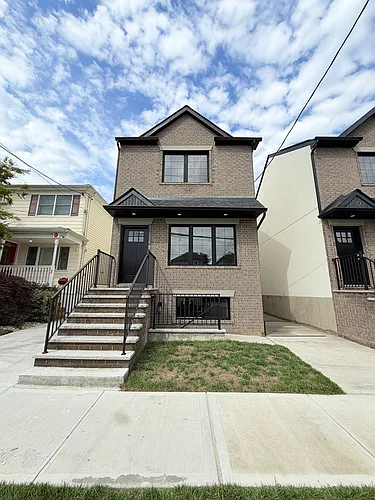 77 Alberta Ave #1 Photo 1