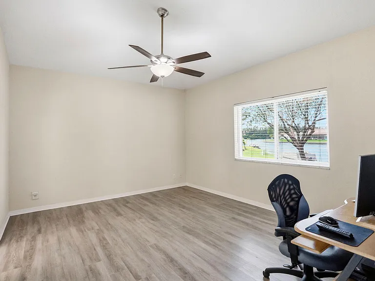 1343 SW 44th Ter — Photo 13