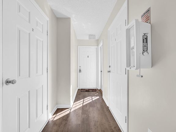 3rd image of 4207 Pinehurst Circle #I6