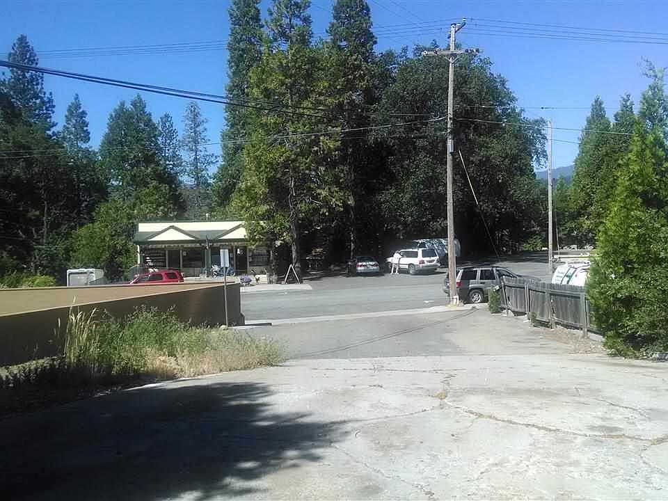 1st image of 904 S Mt Shasta Blvd