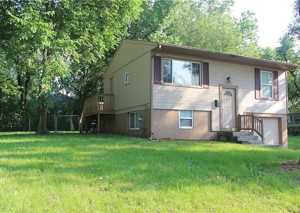 1st image of 18207 E Shoshone Dr