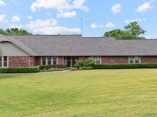 1295 Easy St, Claremore, OK 74017