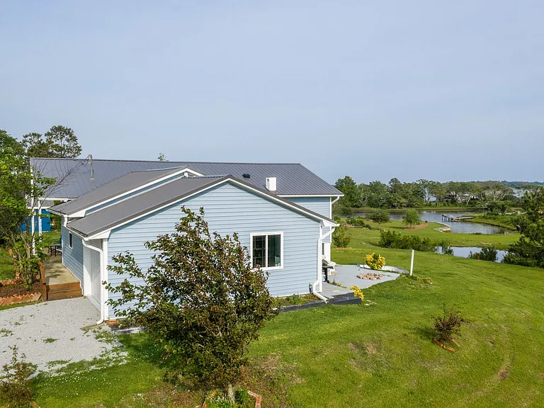 108 Hawkins Creek Ln — Photo 3