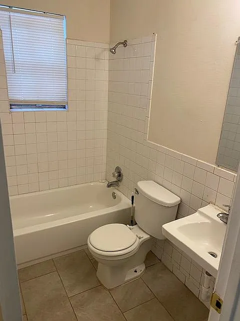 2 bed, 750 sqft, $860 — Photo 1