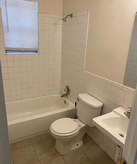 261 Keel Ave — Photo 1