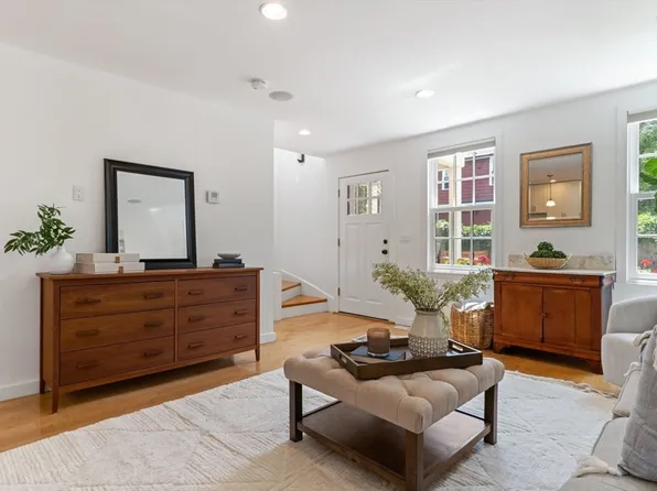 88 Pearl St #2, Cambridge, MA 02139