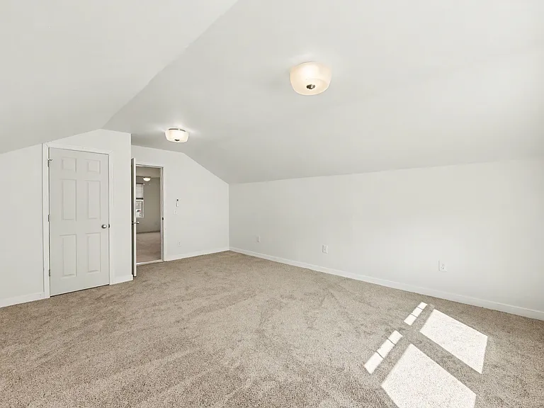 121 Rockingham Way — Photo 19