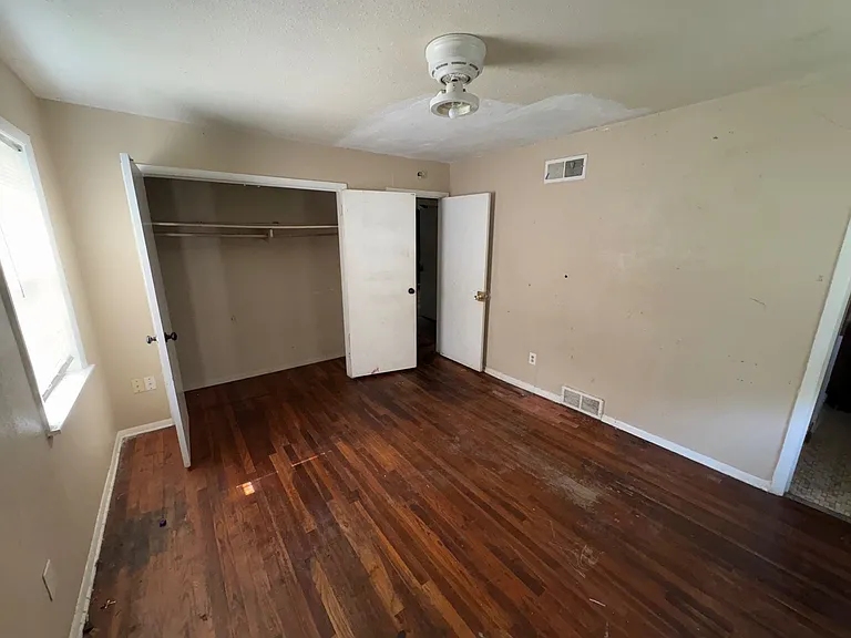 276 Stoneham Rd — Photo 2