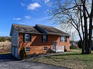 4124 Briggs Loop, Kodak, TN 37764